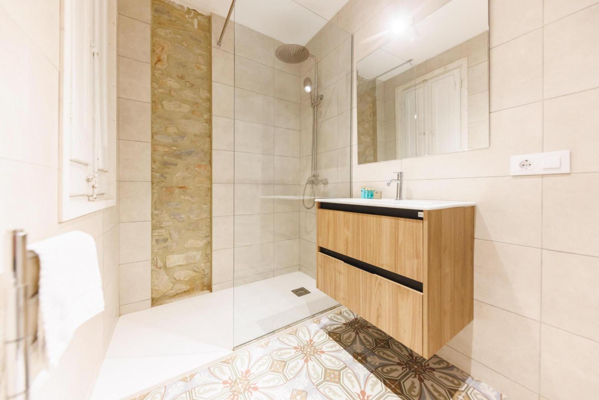 Bravissimo El Lleo, Bright 4-Bedroom Apartment Girona Dış mekan fotoğraf
